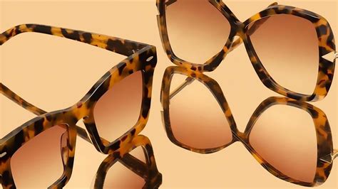 Tortoise Shell Glasses .